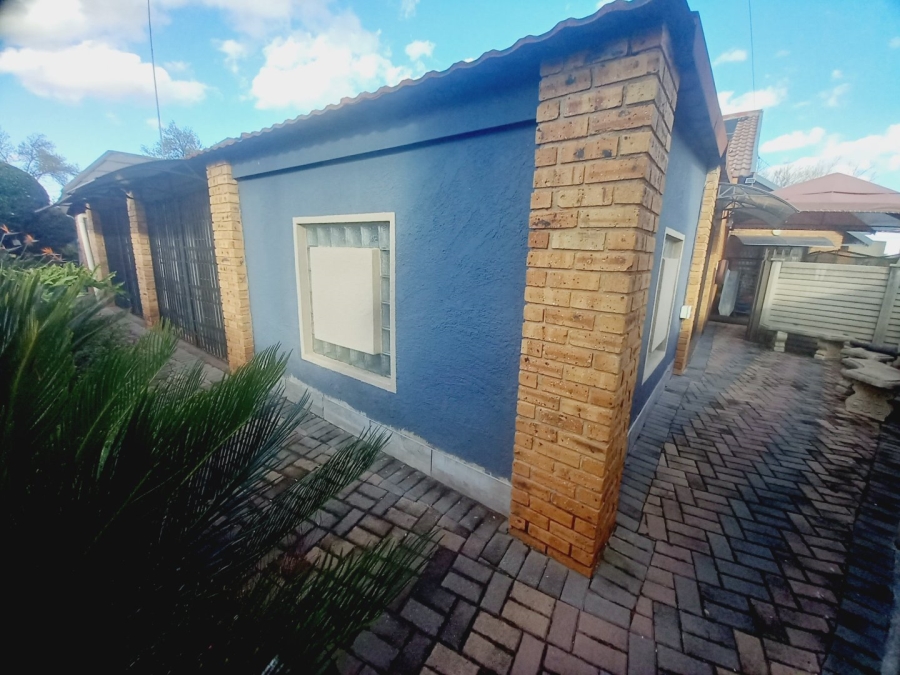 5 Bedroom Property for Sale in Vaalpark Free State